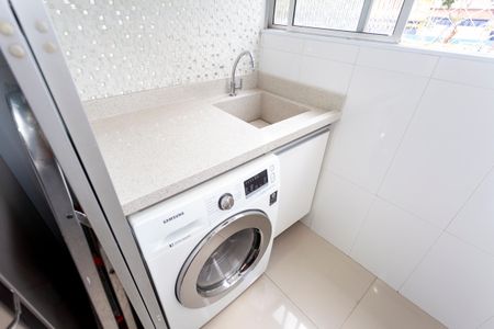 Apartamento à venda com 65m², 2 quartos e 1 vagaÁrea de Serviço