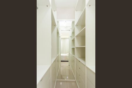 Apartamento à venda com 65m², 2 quartos e 1 vagaCloset