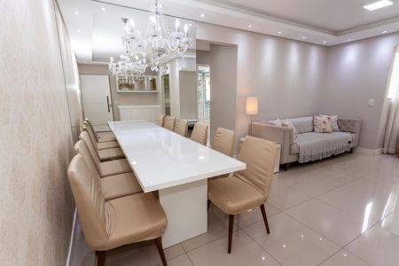 Apartamento à venda com 65m², 2 quartos e 1 vagaSala de Jantar