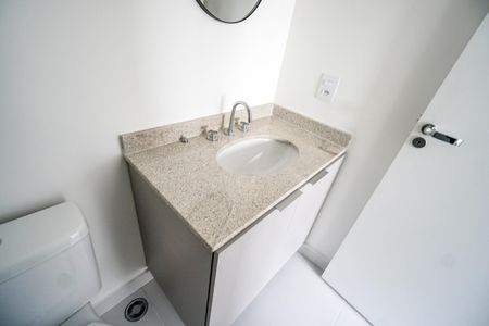 Apartamento à venda com 27m², 1 quarto e sem vaga Apartamento à venda com 27m², 1 quarto e sem vagaBanheiro da suíte