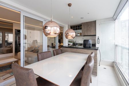 Apartamento à venda com 91m², 2 quartos e 2 vagas Apartamento à venda com 91m², 2 quartos e 2 vagasSala