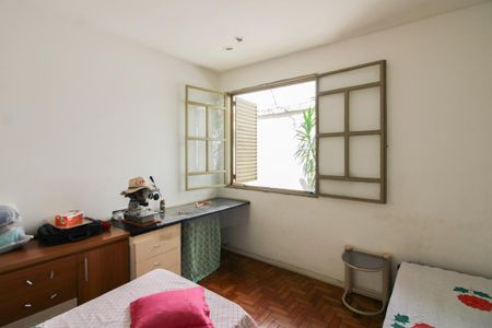 Casa à venda com 360m², 3 quartos e 3 vagas Casa à venda com 360m², 3 quartos e 3 vagasQuarto 2