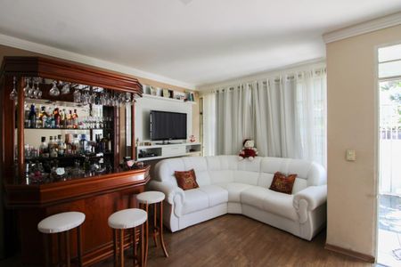 Casa à venda com 360m², 3 quartos e 3 vagas Casa à venda com 360m², 3 quartos e 3 vagasSala