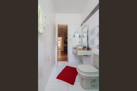 Casa à venda com 360m², 3 quartos e 3 vagas Casa à venda com 360m², 3 quartos e 3 vagasBanheiro Social