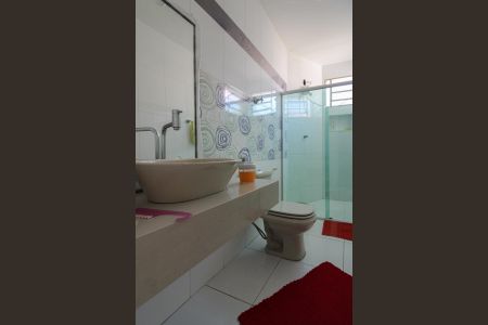 Casa à venda com 360m², 3 quartos e 3 vagas Casa à venda com 360m², 3 quartos e 3 vagasBanheiro Social
