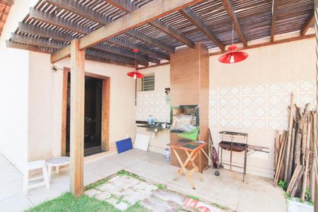 Casa à venda com 360m², 3 quartos e 3 vagas Casa à venda com 360m², 3 quartos e 3 vagasEspaço Gourmet