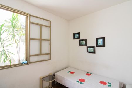 Casa à venda com 360m², 3 quartos e 3 vagas Casa à venda com 360m², 3 quartos e 3 vagasQuarto 2