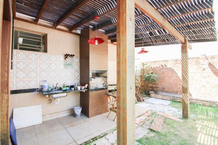 Casa à venda com 360m², 3 quartos e 3 vagas Casa à venda com 360m², 3 quartos e 3 vagasEspaço Gourmet