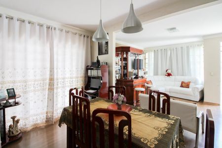 Casa à venda com 360m², 3 quartos e 3 vagas Casa à venda com 360m², 3 quartos e 3 vagasSala de Jantar