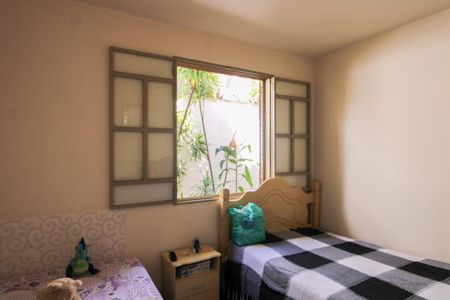 Casa à venda com 360m², 3 quartos e 3 vagas Casa à venda com 360m², 3 quartos e 3 vagasQuarto 1