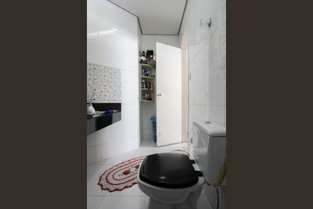 Casa à venda com 360m², 3 quartos e 3 vagas Casa à venda com 360m², 3 quartos e 3 vagasBanheiro da Suíte