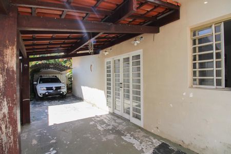 Casa à venda com 360m², 3 quartos e 3 vagas Casa à venda com 360m², 3 quartos e 3 vagasGaragem