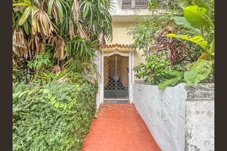 Apartamento para alugar com 70m², 2 quartos e sem vagaFachada 