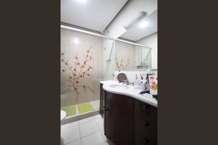 Apartamento à venda com 75m², 1 quarto e 2 vagasBanheiro social