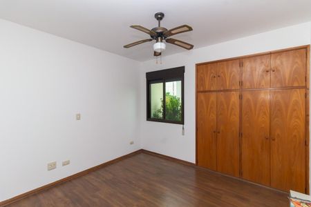 Apartamento à venda com 225m², 4 quartos e 3 vagas Apartamento à venda com 225m², 4 quartos e 3 vagasSuíte 2