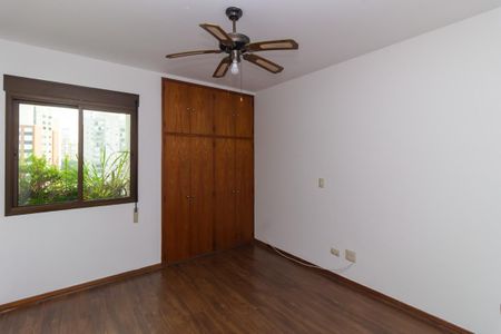 Apartamento à venda com 225m², 4 quartos e 3 vagas Apartamento à venda com 225m², 4 quartos e 3 vagasQuarto 1