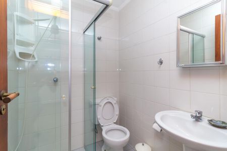 Apartamento à venda com 225m², 4 quartos e 3 vagas Apartamento à venda com 225m², 4 quartos e 3 vagasBanheiro de Serviço