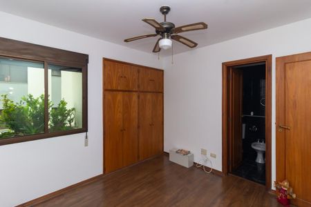 Apartamento à venda com 225m², 4 quartos e 3 vagas Apartamento à venda com 225m², 4 quartos e 3 vagasSuíte 2