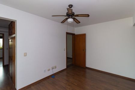 Apartamento à venda com 225m², 4 quartos e 3 vagas Apartamento à venda com 225m², 4 quartos e 3 vagasSala 2