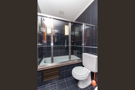 Apartamento à venda com 225m², 4 quartos e 3 vagas Apartamento à venda com 225m², 4 quartos e 3 vagasBanheiro da Suíte 2