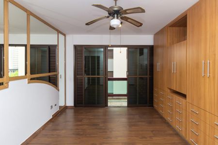 Apartamento à venda com 225m², 4 quartos e 3 vagas Apartamento à venda com 225m², 4 quartos e 3 vagasSuíte 1