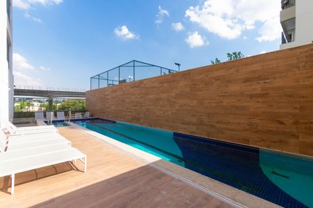 Apartamento para alugar com 31m², 1 quarto e sem vaga Apartamento para alugar com 31m², 1 quarto e sem vagaÁrea comum - Piscina