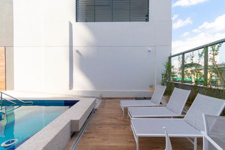 Apartamento para alugar com 31m², 1 quarto e sem vaga Apartamento para alugar com 31m², 1 quarto e sem vagaÁrea comum - Piscina