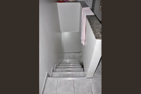 Casa à venda com 470m², 3 quartos e 2 vagasDetalhe - Escada Quartos