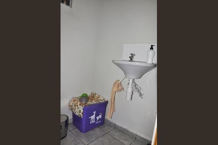 Casa à venda com 470m², 3 quartos e 2 vagasDetalhe - Casa 01 - Lavabo