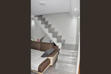 Casa à venda com 470m², 3 quartos e 2 vagasDetalhe - Escada Quartos