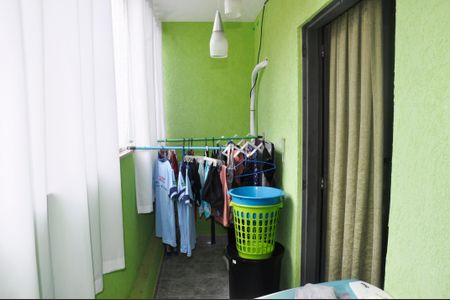 Casa à venda com 470m², 3 quartos e 2 vagasDetalhe - Quarto 01 com Suíte e Varanda