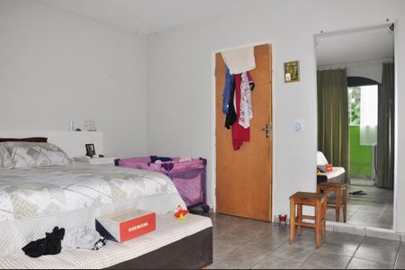 Casa à venda com 470m², 3 quartos e 2 vagasDetalhe - Quarto 01 com Suíte e Varanda