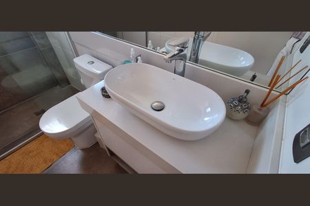 Apartamento à venda com 86m², 2 quartos e 2 vagasBanheiro Social