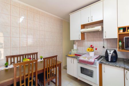 Casa à venda com 160m², 2 quartos e 2 vagas Casa à venda com 160m², 2 quartos e 2 vagasCozinha