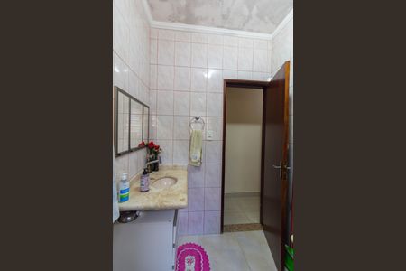 Casa à venda com 160m², 2 quartos e 2 vagas Casa à venda com 160m², 2 quartos e 2 vagasBanheiro