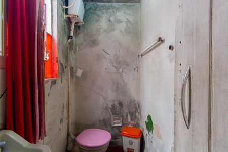 Casa à venda com 296m², 4 quartos e 1 vagaCasa 2 - Banheiro