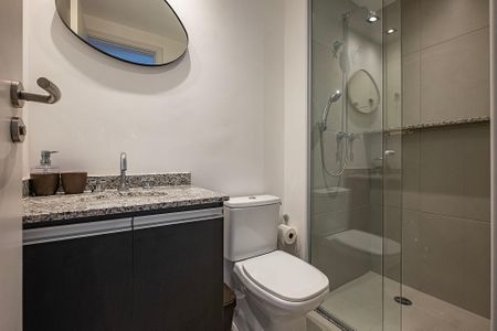 Studio para alugar com 33m², 1 quarto e 1 vaga Studio para alugar com 33m², 1 quarto e 1 vagaBanheiro