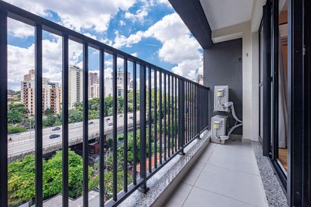 Studio para alugar com 33m², 1 quarto e 1 vaga Studio para alugar com 33m², 1 quarto e 1 vagaVaranda