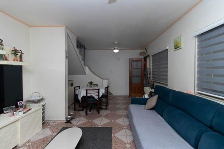 Casa à venda com 205m², 4 quartos e 3 vagas Casa à venda com 205m², 4 quartos e 3 vagasSala