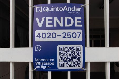Casa à venda com 205m², 4 quartos e 3 vagas Casa à venda com 205m², 4 quartos e 3 vagasPlaca