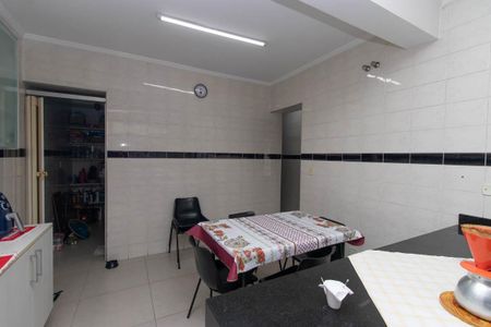 Casa à venda com 205m², 4 quartos e 3 vagas Casa à venda com 205m², 4 quartos e 3 vagasCozinha