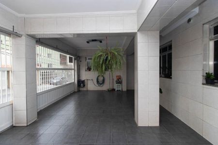 Casa à venda com 205m², 4 quartos e 3 vagas Casa à venda com 205m², 4 quartos e 3 vagasGaragem