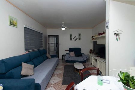 Casa à venda com 205m², 4 quartos e 3 vagas Casa à venda com 205m², 4 quartos e 3 vagasSala