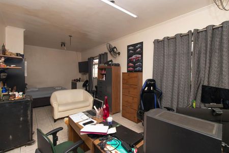 Casa à venda com 205m², 4 quartos e 3 vagas Casa à venda com 205m², 4 quartos e 3 vagasQuarto 3