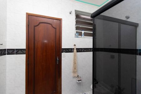 Casa à venda com 205m², 4 quartos e 3 vagas Casa à venda com 205m², 4 quartos e 3 vagasBanheiro Social