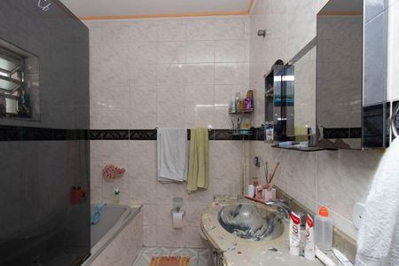 Casa à venda com 205m², 4 quartos e 3 vagas Casa à venda com 205m², 4 quartos e 3 vagasBanheiro da Suíte