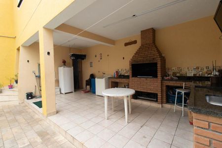 Casa à venda com 205m², 4 quartos e 3 vagas Casa à venda com 205m², 4 quartos e 3 vagasChurrasqueira