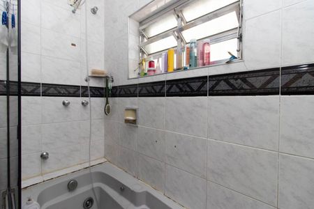 Casa à venda com 205m², 4 quartos e 3 vagas Casa à venda com 205m², 4 quartos e 3 vagasBanheiro da Suíte