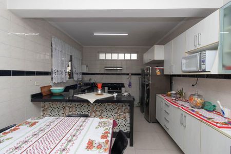 Casa à venda com 205m², 4 quartos e 3 vagas Casa à venda com 205m², 4 quartos e 3 vagasCozinha