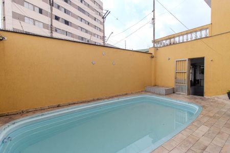Casa à venda com 205m², 4 quartos e 3 vagas Casa à venda com 205m², 4 quartos e 3 vagasPiscina